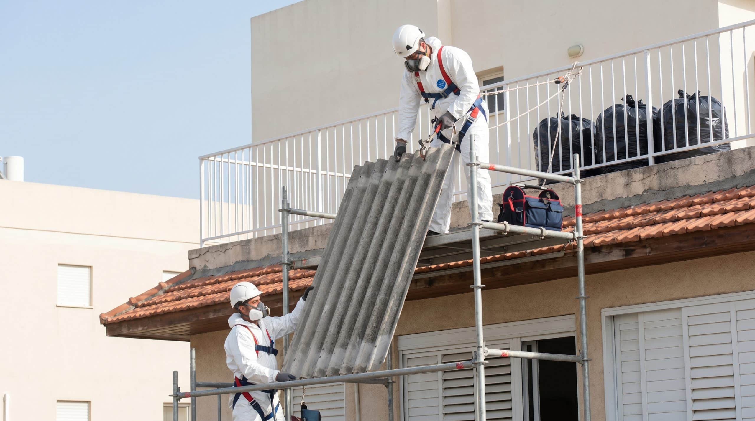 שלבי פירוק ופינוי אסבסט מבוקר — תהליך מקצועי בטוח